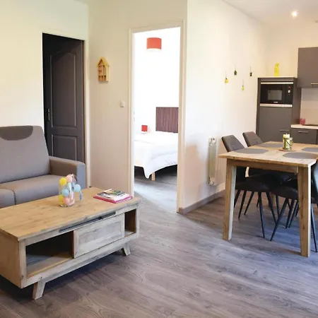 1 Bedroom Cozy In Terre-et-Marais